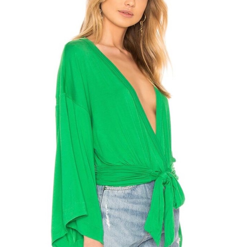 FREE PEOPLE GREEN LARGE THAT’S A WRAP SOFT STRETCH WAIST TIE TOP BOHO STRETCH